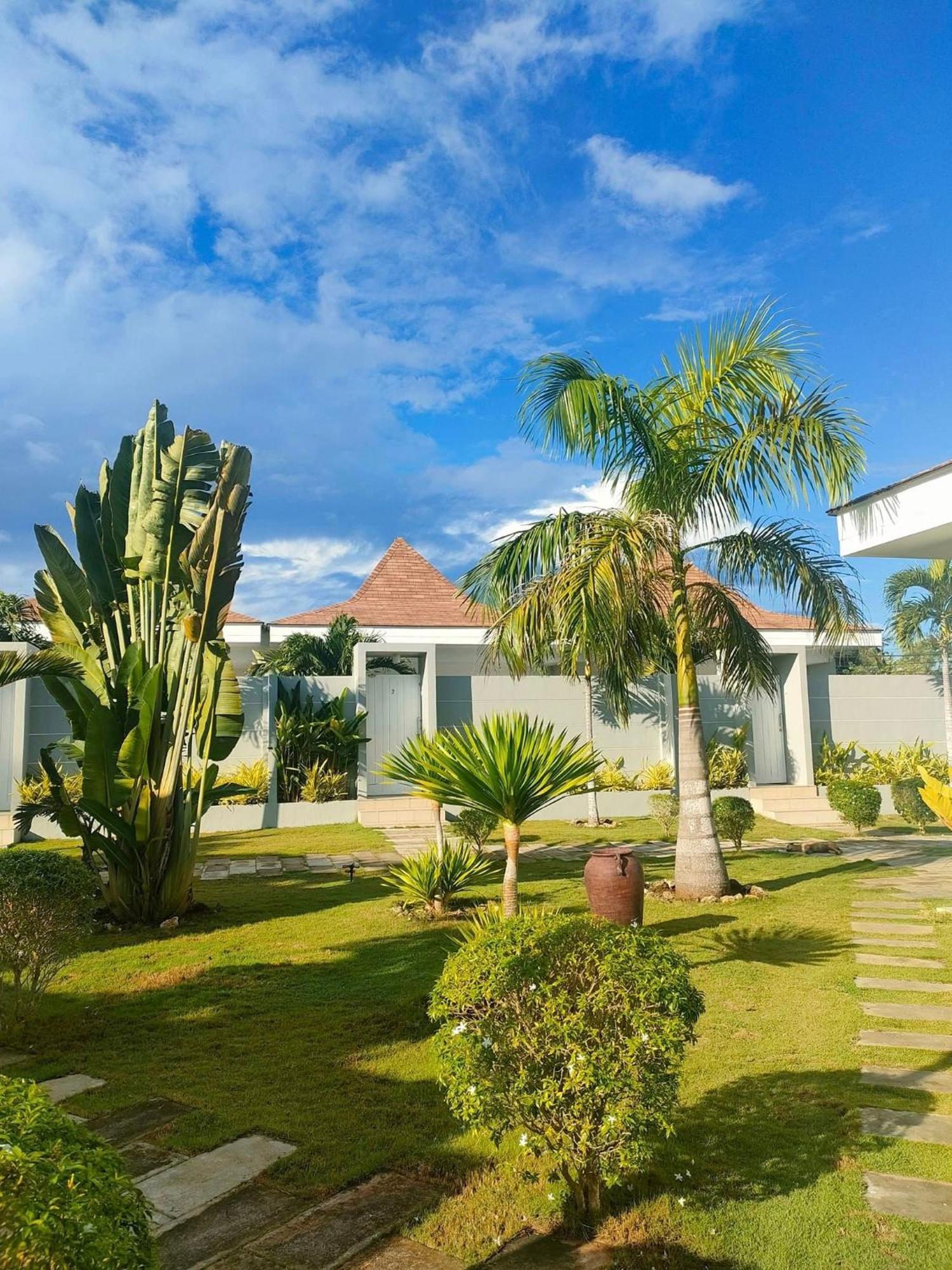 Pineale Villas, Resort And Spa Panglao Bagian luar foto