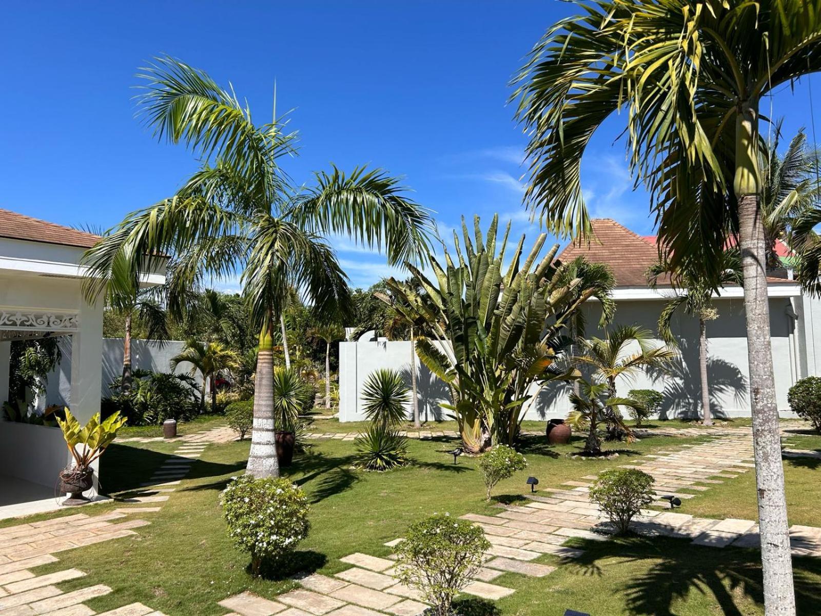 Pineale Villas, Resort And Spa Panglao Bagian luar foto