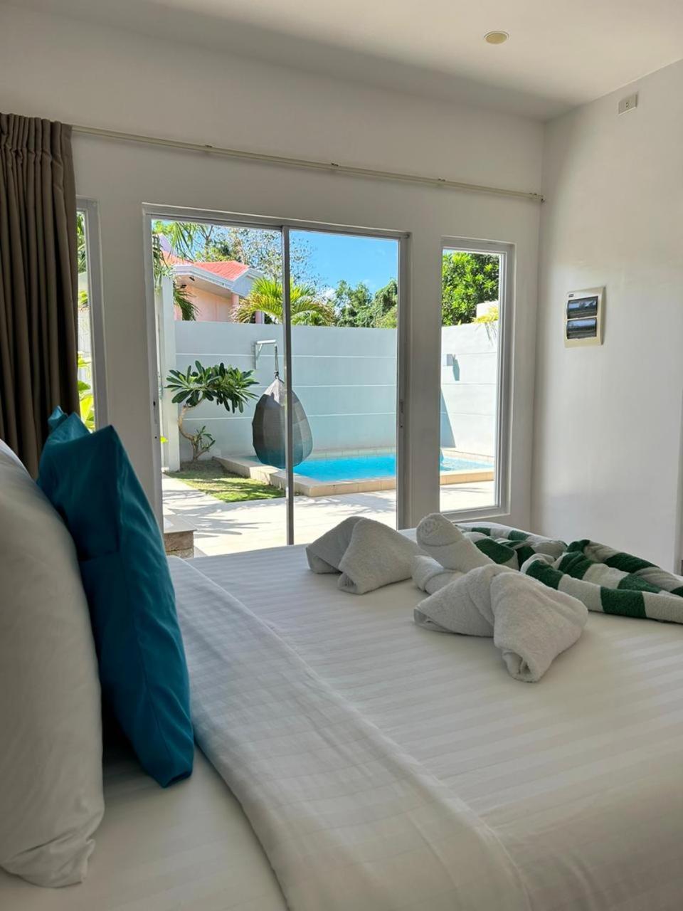 Pineale Villas, Resort And Spa Panglao Bagian luar foto